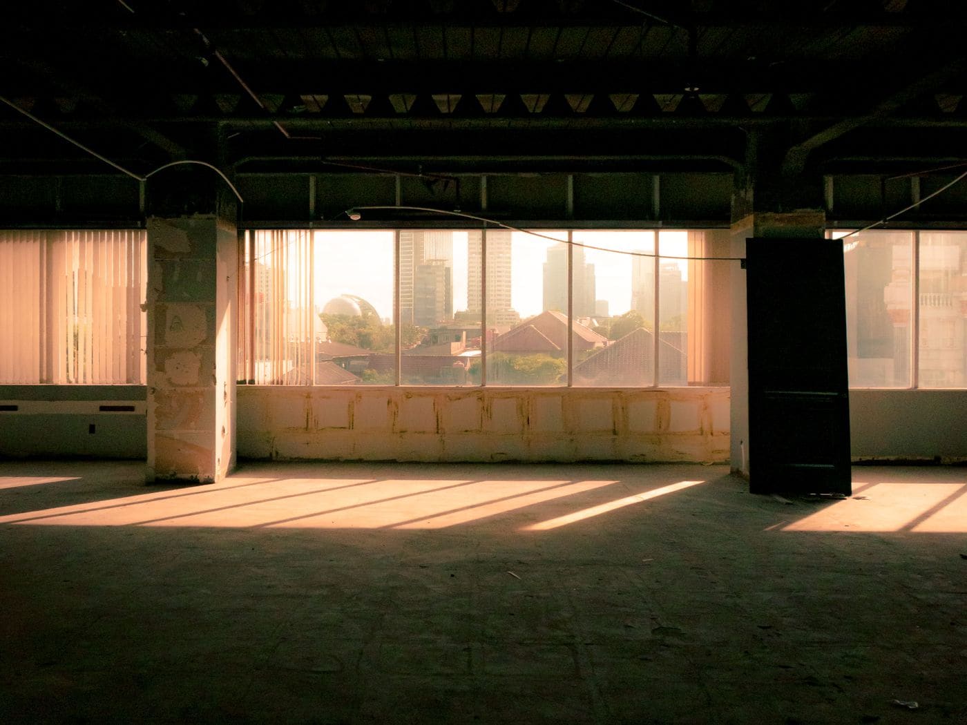 Loft Vila Laura — reforma em andamento, estrutura original preservada.